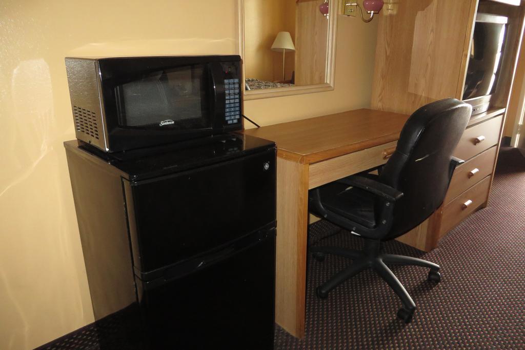 Economy Inn&Suites Joplin Rom bilde